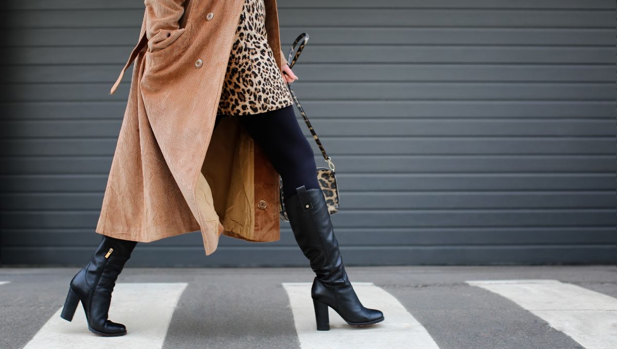 Looks con botas y cazadoras otoño 2025