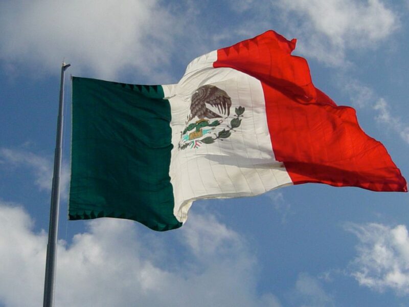 Poemas del Día de la Bandera cortos para primaria