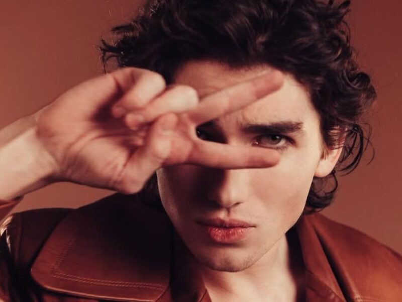 Quién es Charlie Evans de Off Campus