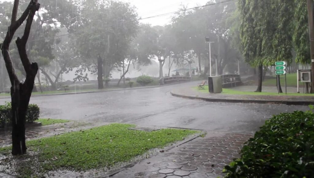 Huracán Erick categoría 2 estados afectados por lluvias