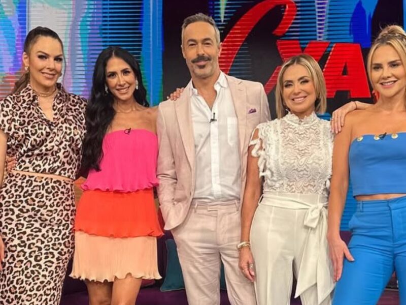 Carlos Arenas sufre accidente en vivo