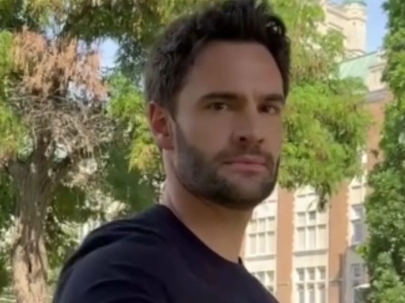 Quién será el Dr. Adam Carlsen en La Hipótesis del Amor
