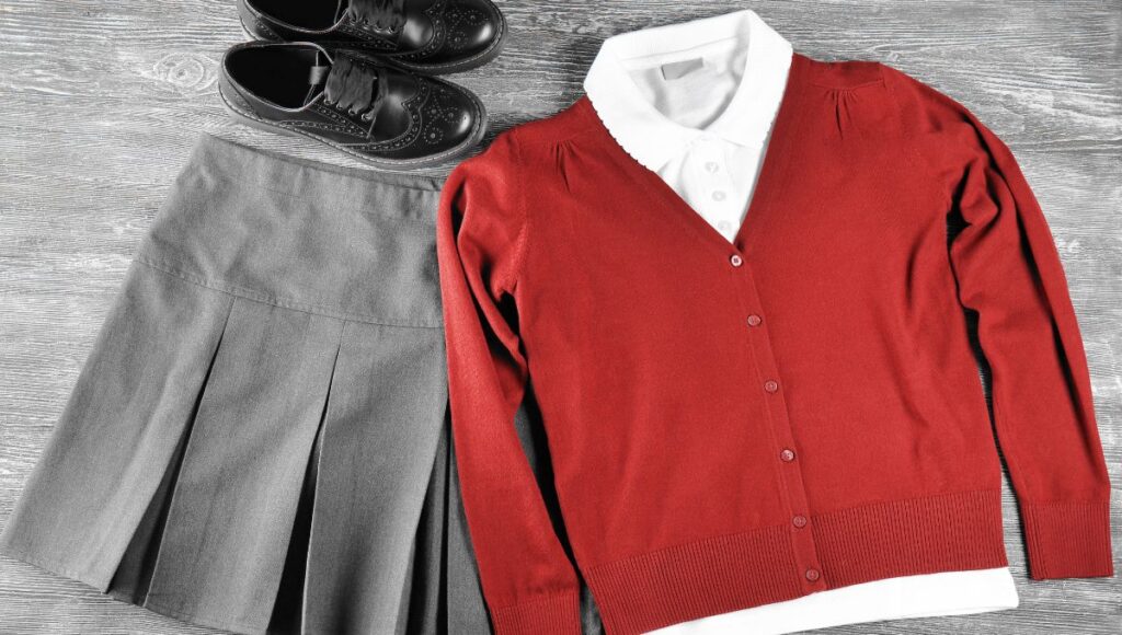 Dónde recoger la tarjeta de Uniformes y Útiles Escolares