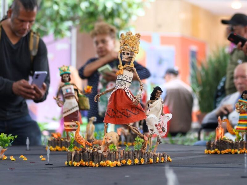 ¿Cuándo se instala la Mega Ofrenda en el Zócalo de la CDMX 2025?