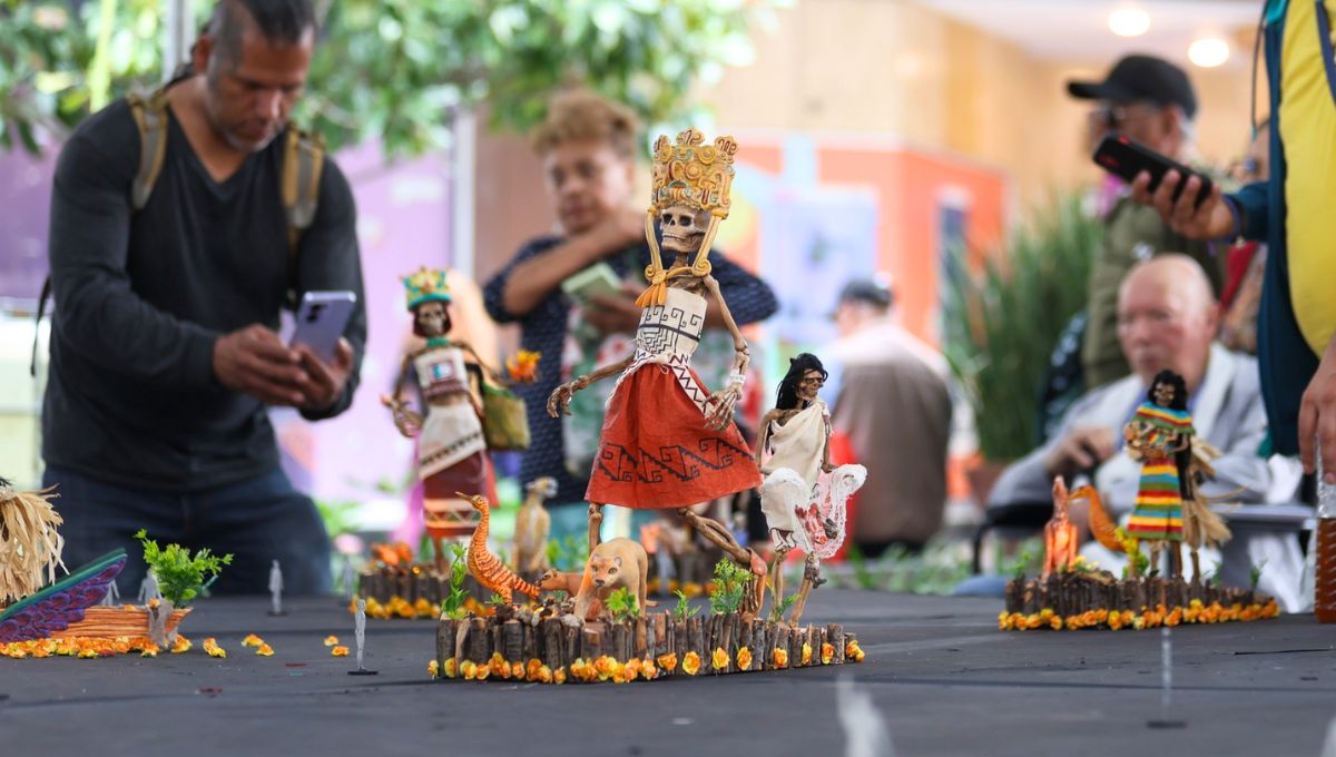 ¿Cuándo se instala la Mega Ofrenda en el Zócalo de la CDMX 2025?