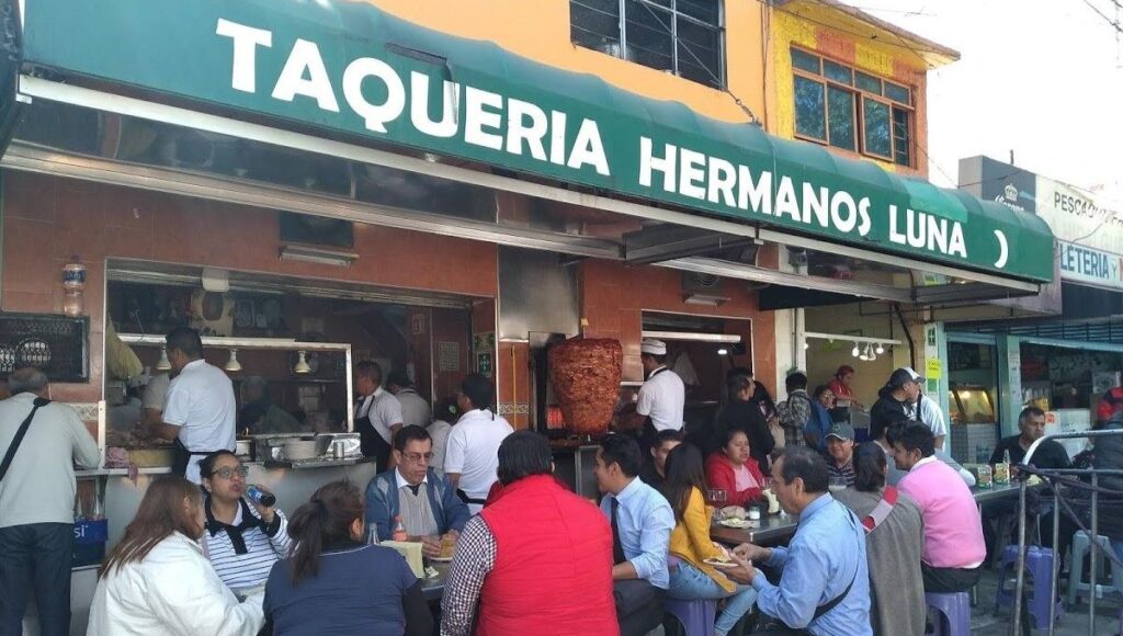 Suspenden taquería de las gorditas de Mixcoac en CDMX