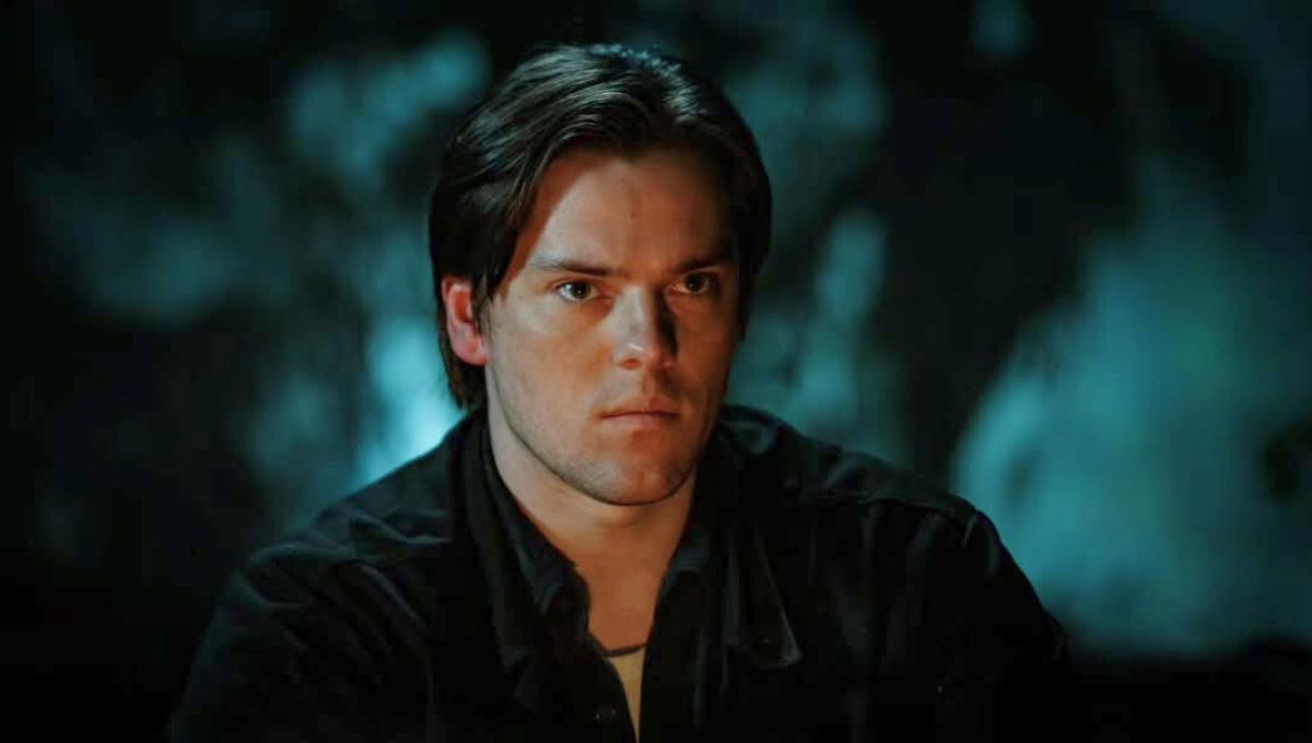 Edad, estatura y series de Theo Trebs el actor de Caerás de Netflix