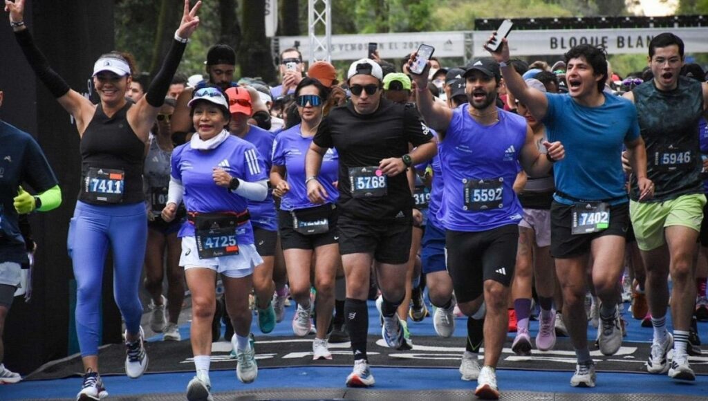 a que hora inicia el maraton de la cdmx 2025
