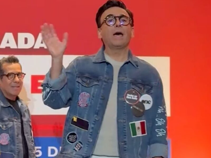 adal ramones y yordi rosado resgresan el concepto otro rollo a traves de una obra de teatro