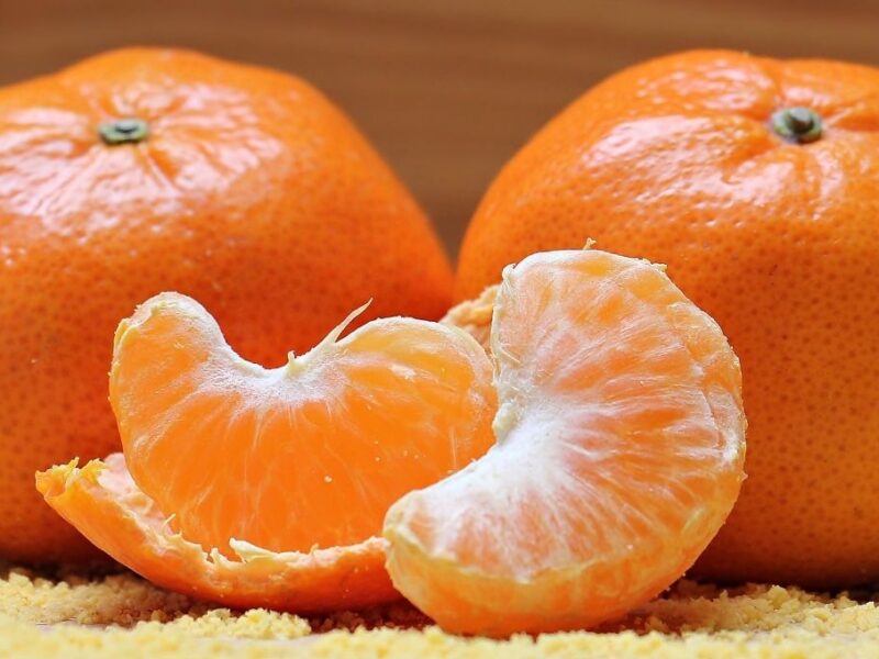 Cómo usar cáscaras de mandarina como repelente de insectos