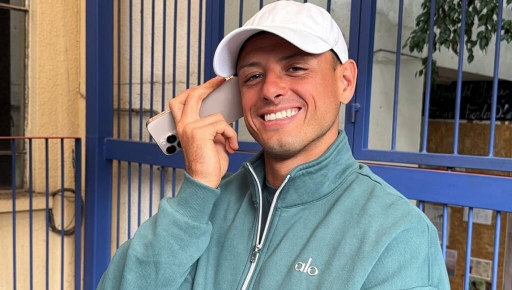 chicharito desata la polemica tras mostrar su dia a dia