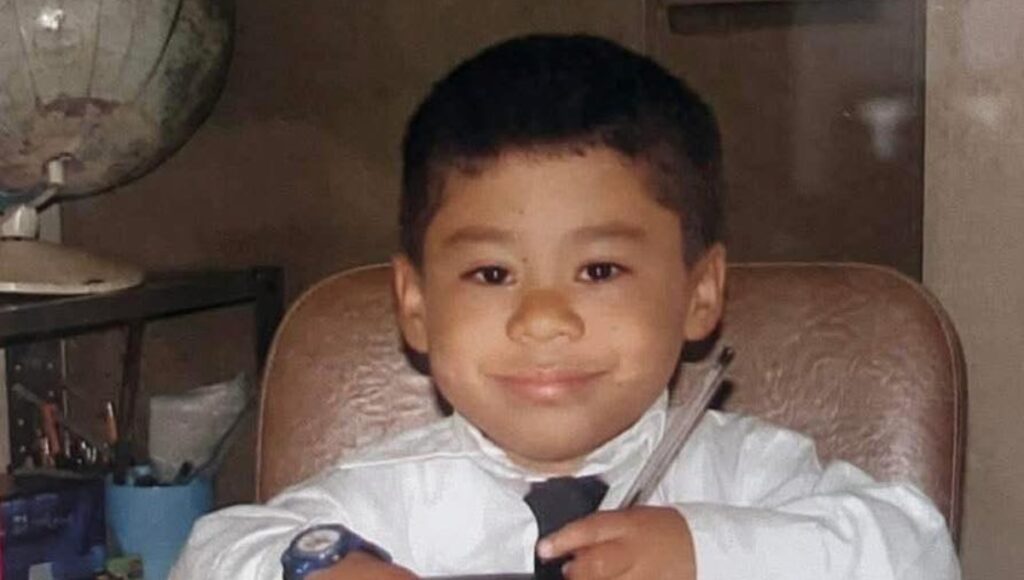 Abelito fotos de niño con su familia.