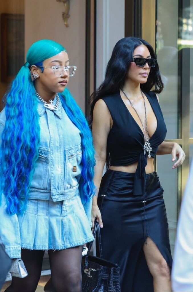 North West, hija de Kim Kardashian cambia de look