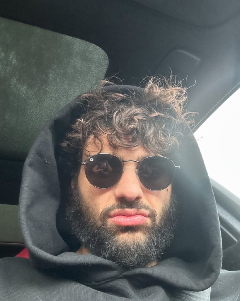 Cómo se ve Noah Centineo como Rambo