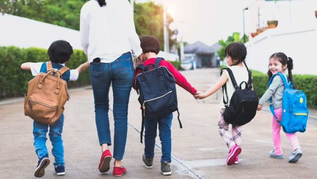 Regreso a Clases 2025 vales escolares septiembre