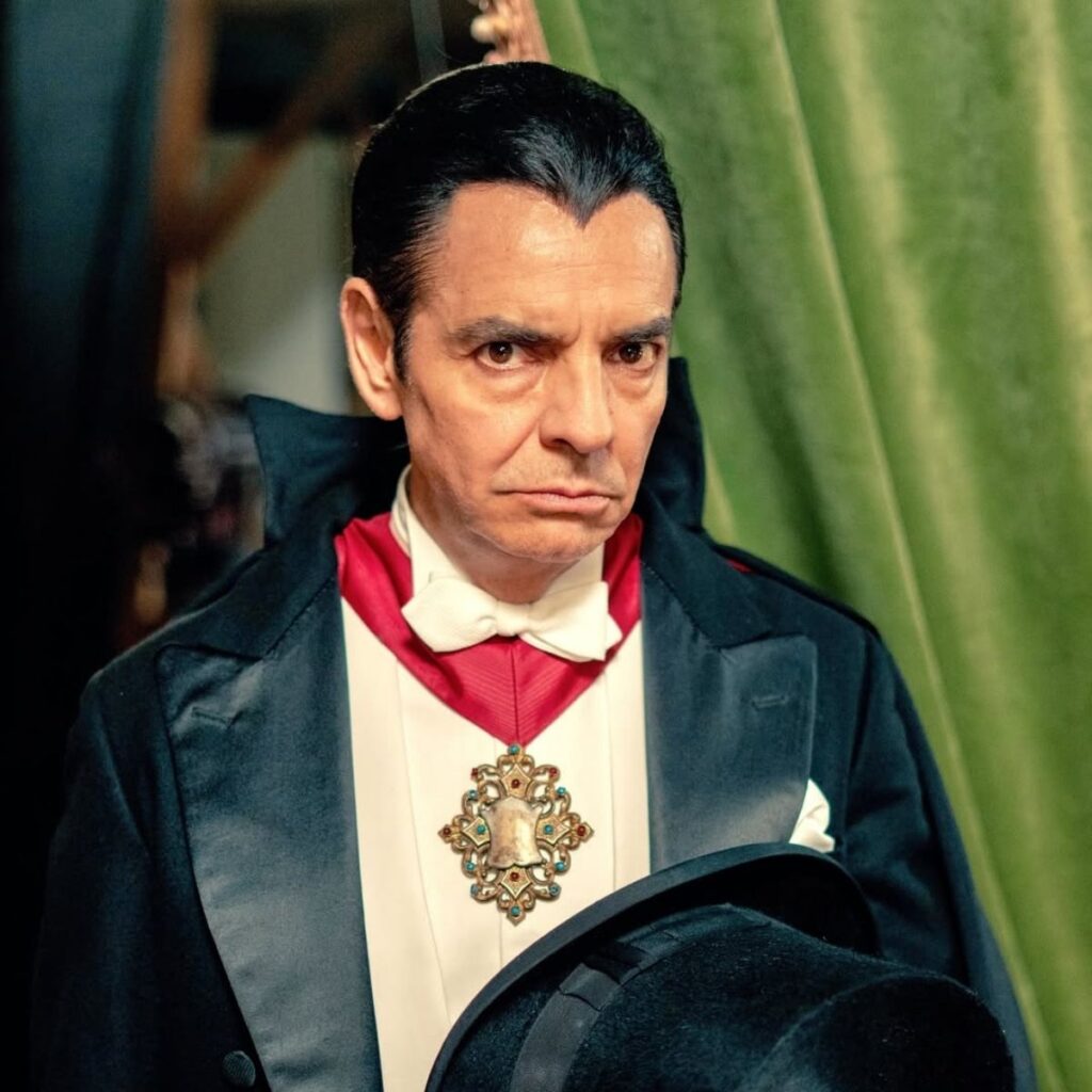 cuanto dinero tiene eugenio derbez y como lo consiguio