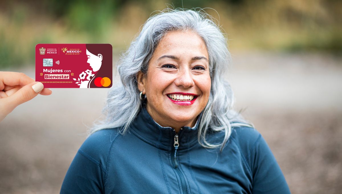 Entrega de las tarjeta para la pensión mujeres bienestar