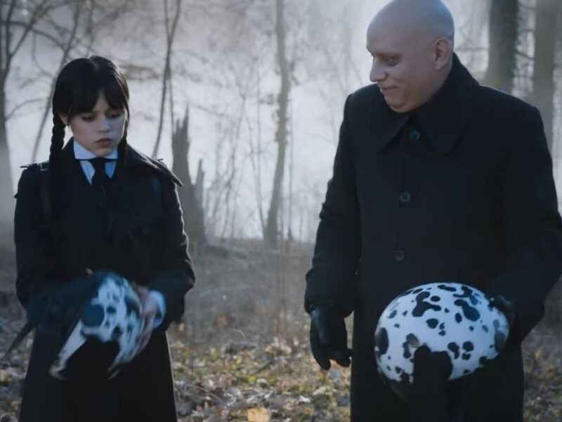 netflix prepara un spin-off de merlina con el tio lucas como protagonista