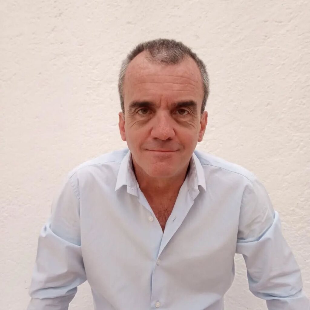 quien era carlos arau