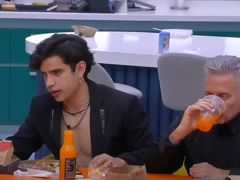 reaccion de aaron mercury a la pregunta sobre su mama