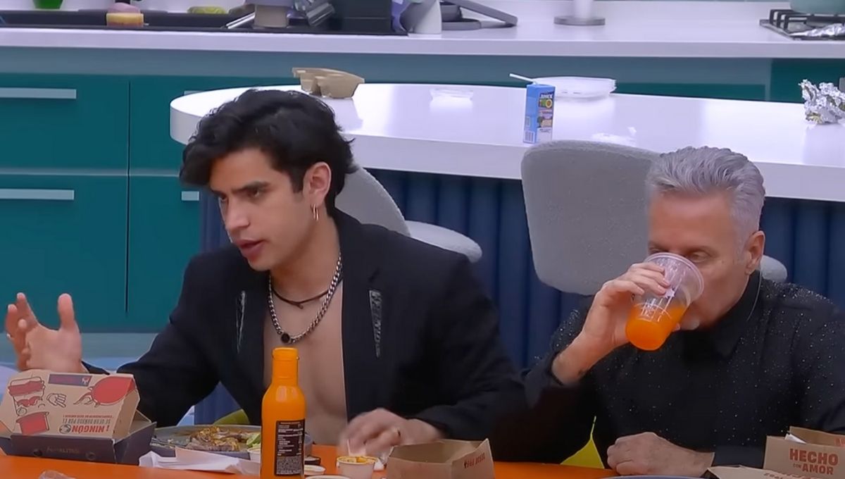 reaccion de aaron mercury a la pregunta sobre su mama