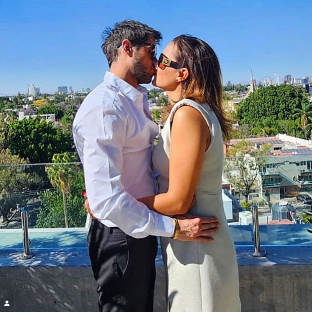 Novia de Eleazar desmiente denuncia por violencia doméstica