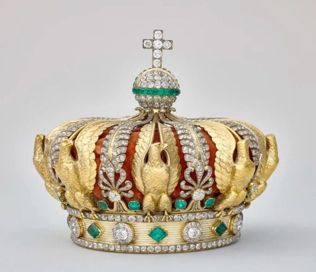Museo Louvre, así son las valiosas joyas que robaron
