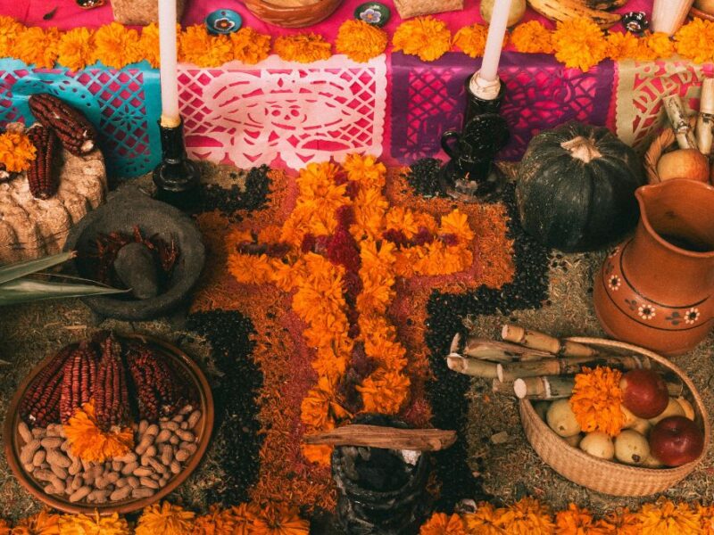 ¿Quién viene el 01 de noviembre en Día de Muertos?