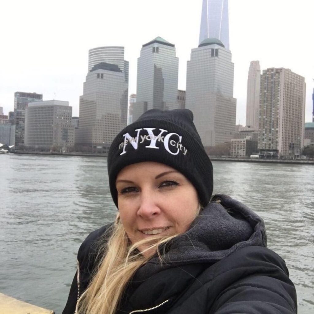 quien era angela velkei la esposa de alberto del rio