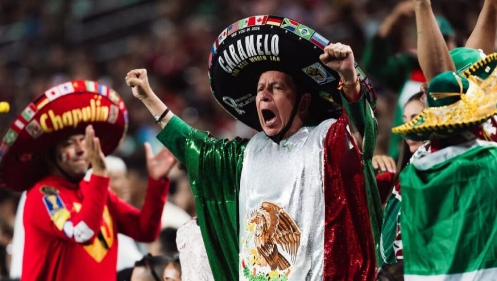 quien es y a que se dedica caramelo el aficionado de mexico