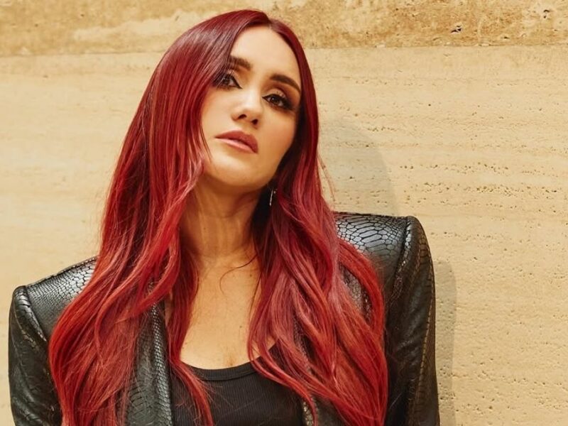 Dulce María anuncia embarazo