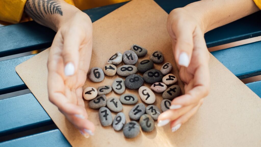 Los números de la suerte por signo zodiacal de hoy 18 de noviembre 2025