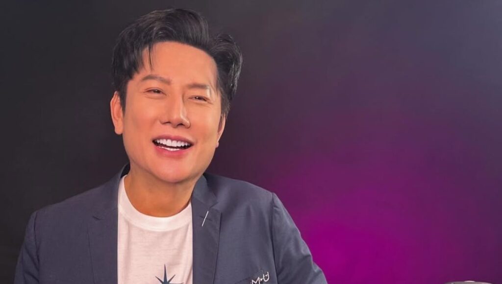 Quién es Nawat director de Miss Universe insulta a Fátima Bosch