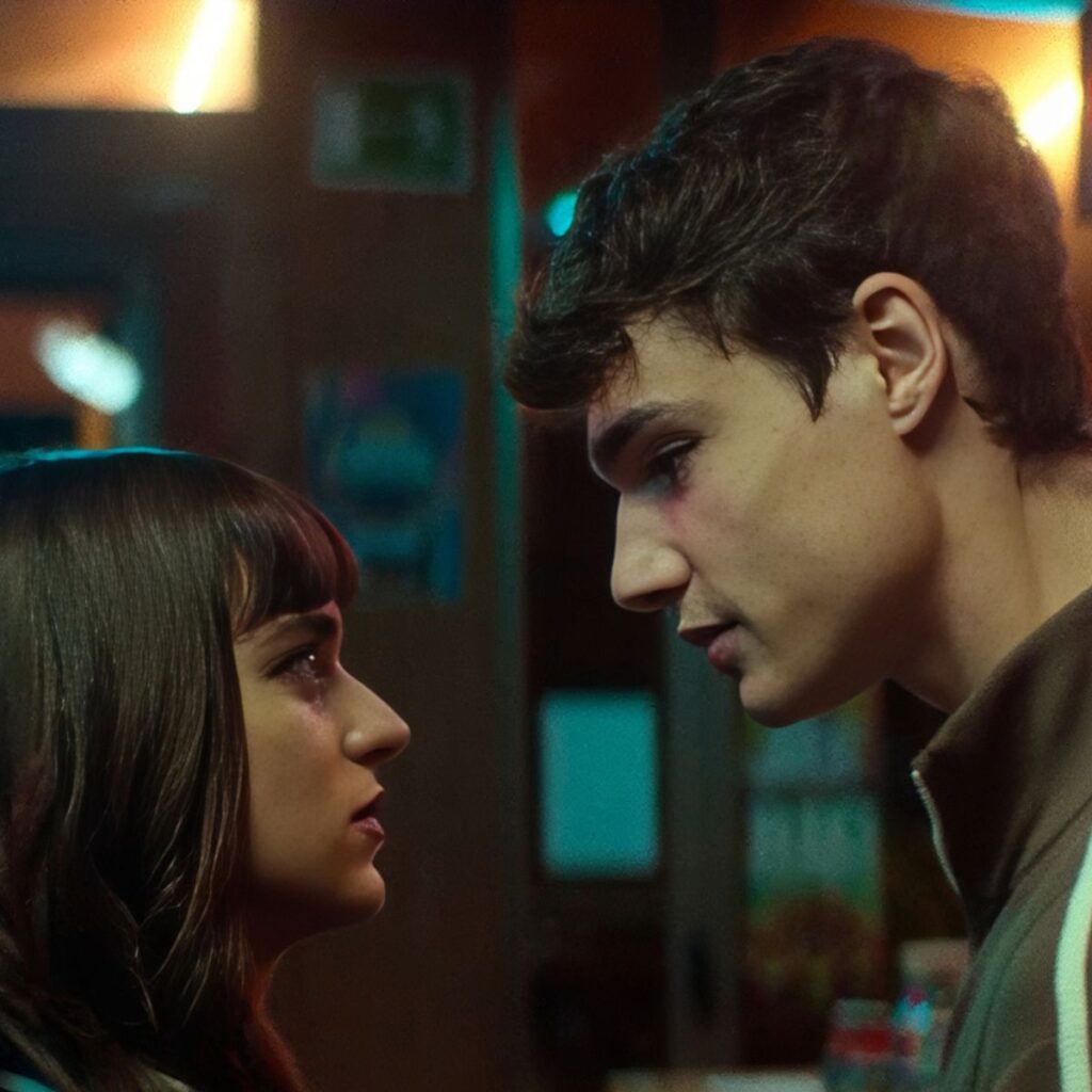 Las diferencias de Dímelo Bajito de la película Prime Video y el libro