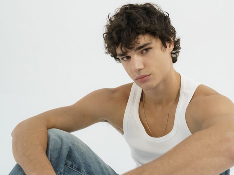 Edad estatura y pareja de Fernando Lindez de Dímelo Bajito de Prime Video