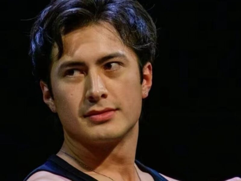 Quién es el protagonista de Heated Rivalry