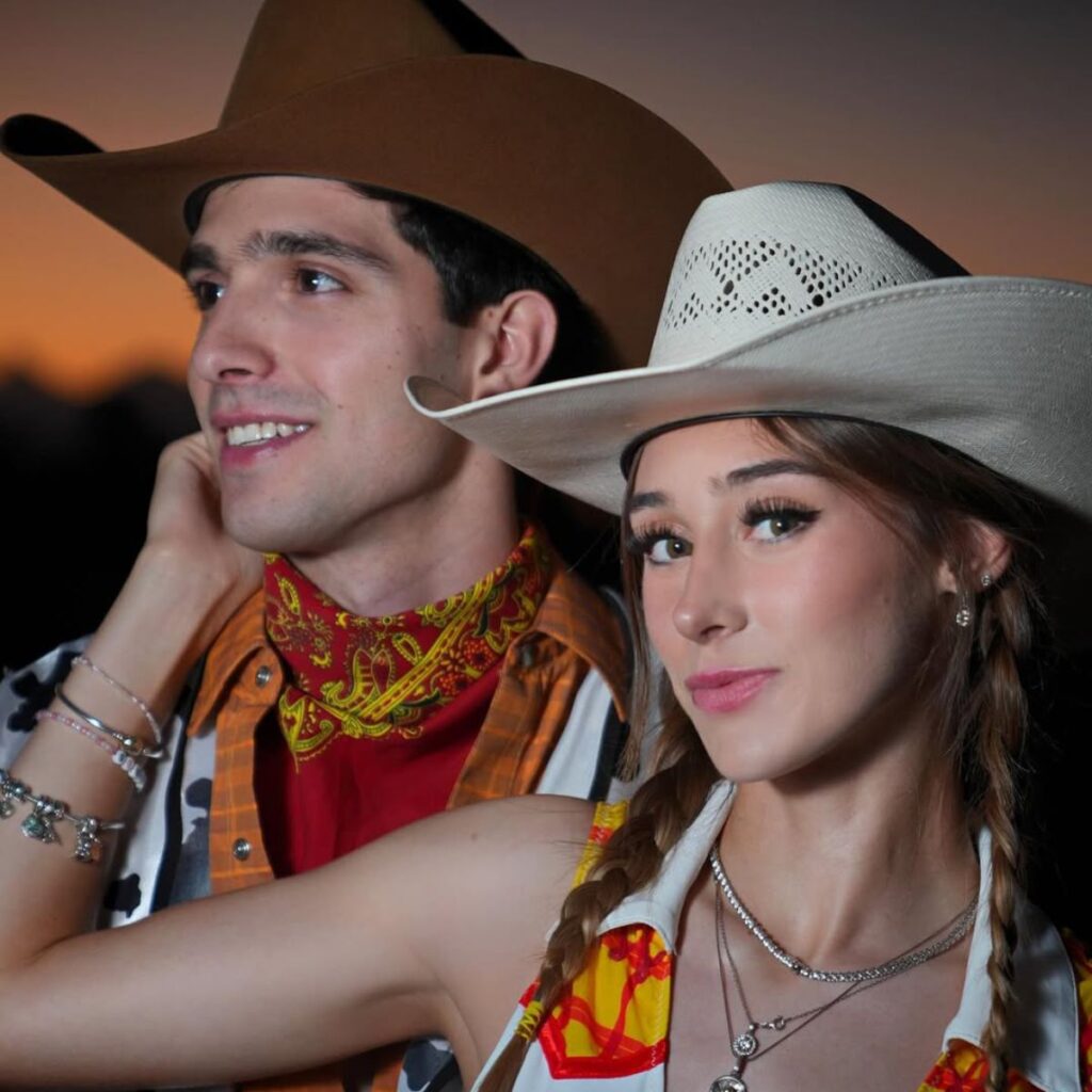 Edad estatura y pareja de Leonardo Leal de La Pijamada Viral