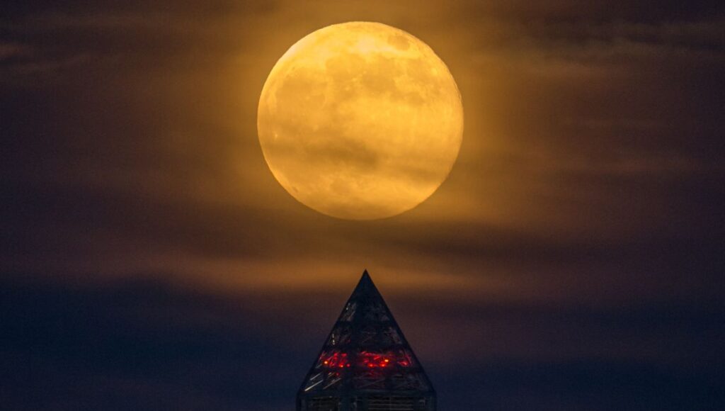 Cuándo y a qué hora ver la Luna Fría Superluna de diciembre 2025 en México