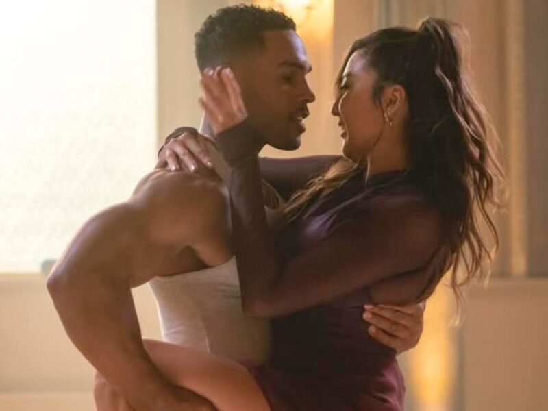 Critican la pareja de Mindy y Alfie en Emily in Paris 5