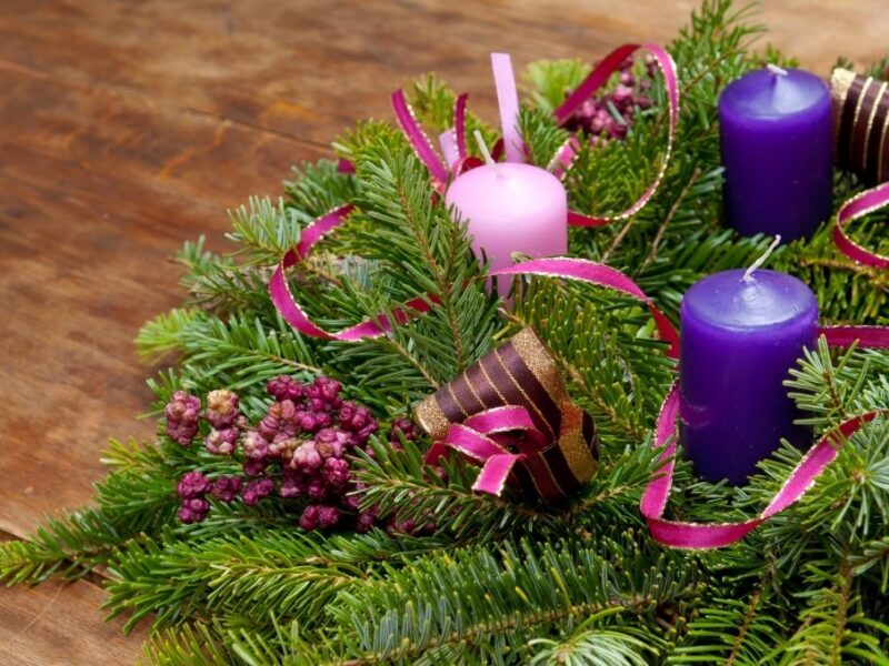 Corona de Adviento color de la vela que se prende la segunda semana