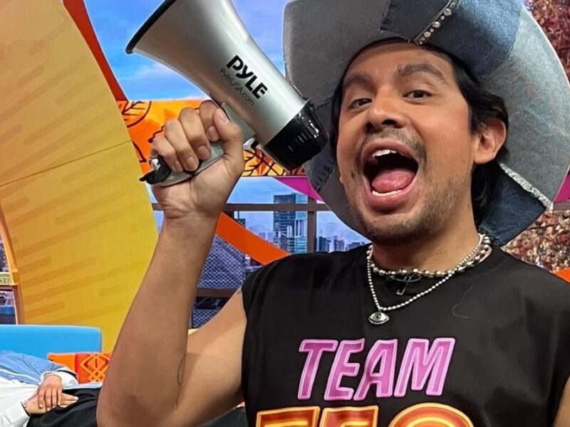 critican a Ricardo Peralta por regalo a una fan para votar por Teo en La Granja VIP