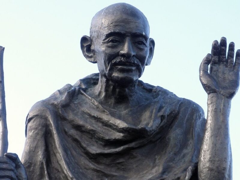 ¿Qué se celebra hoy 30 de enero? Efemérides, Santoral y el Día Escolar de la No Violencia y la Paz