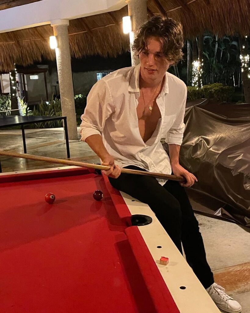 Mejores fotos de Cale Ambrozic de Bailando sobre hielo