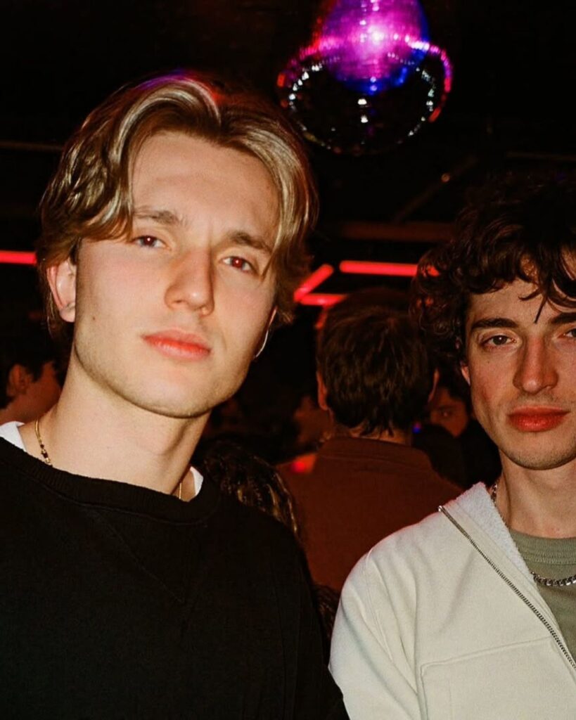 Mejores fotos de Cale Ambrozic de Bailando sobre hielo