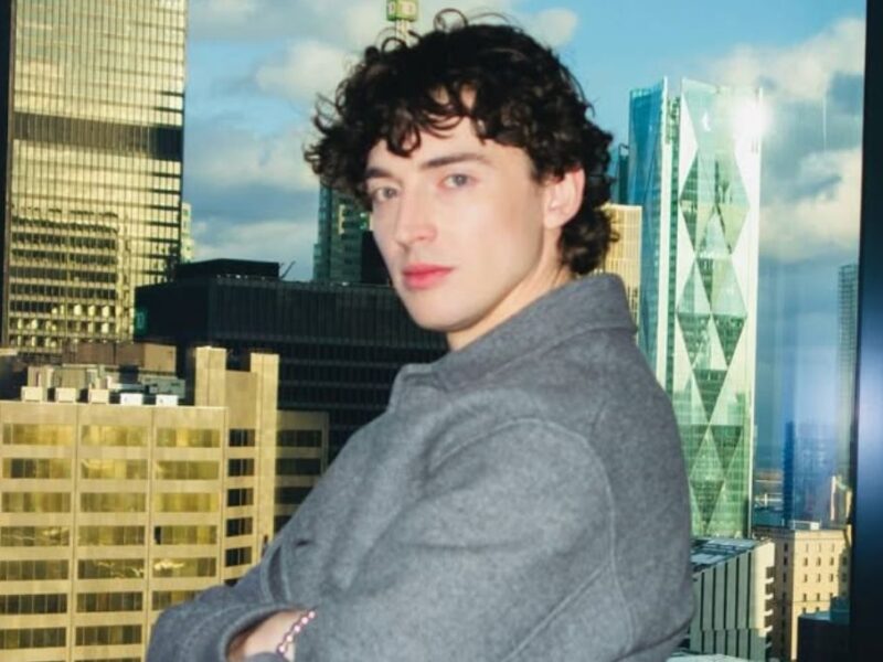 Edad, estatura y series de Olly Atkins de Bailando sobre hielo de Netflix