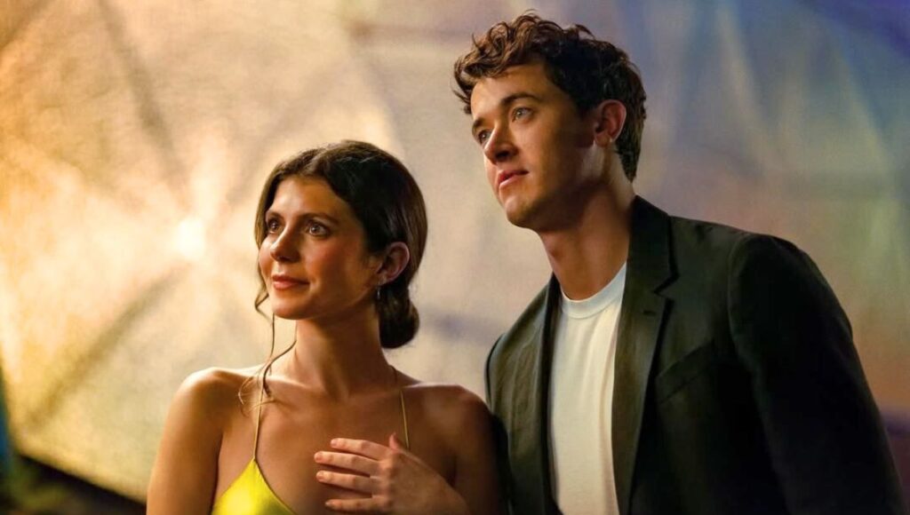 Quién es Tom Blyth el actor de Gente que conocemos en vacaciones de Netflix