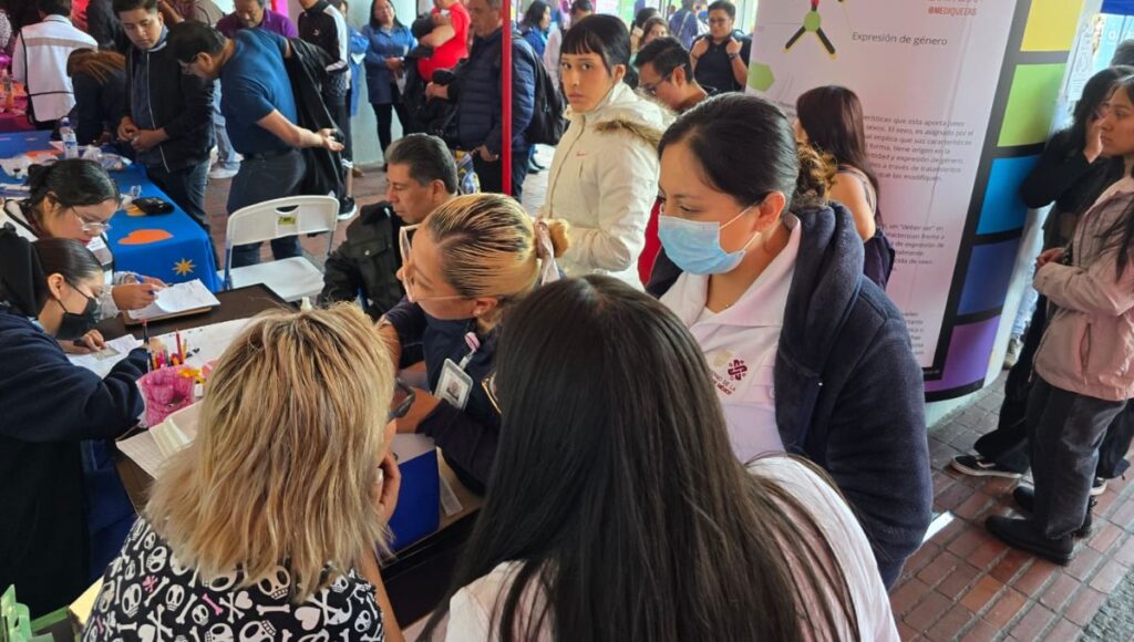 Estaciones de Metrobús, Cablebús, Tren Ligero y Mexibús donde aplican vacunas contra sarampión