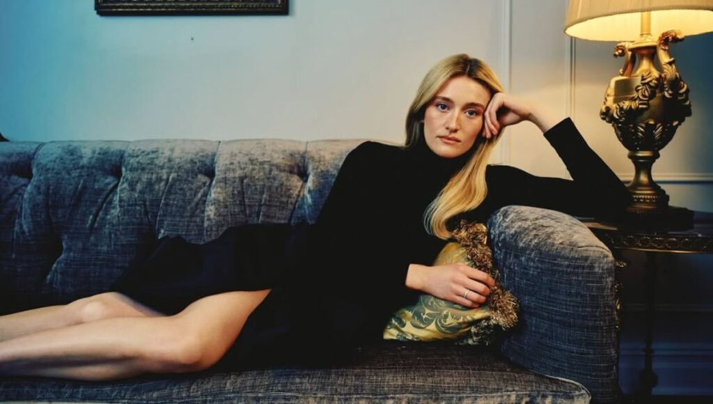 Edad estatura y series de es Sarah Pidgeon de Love Story