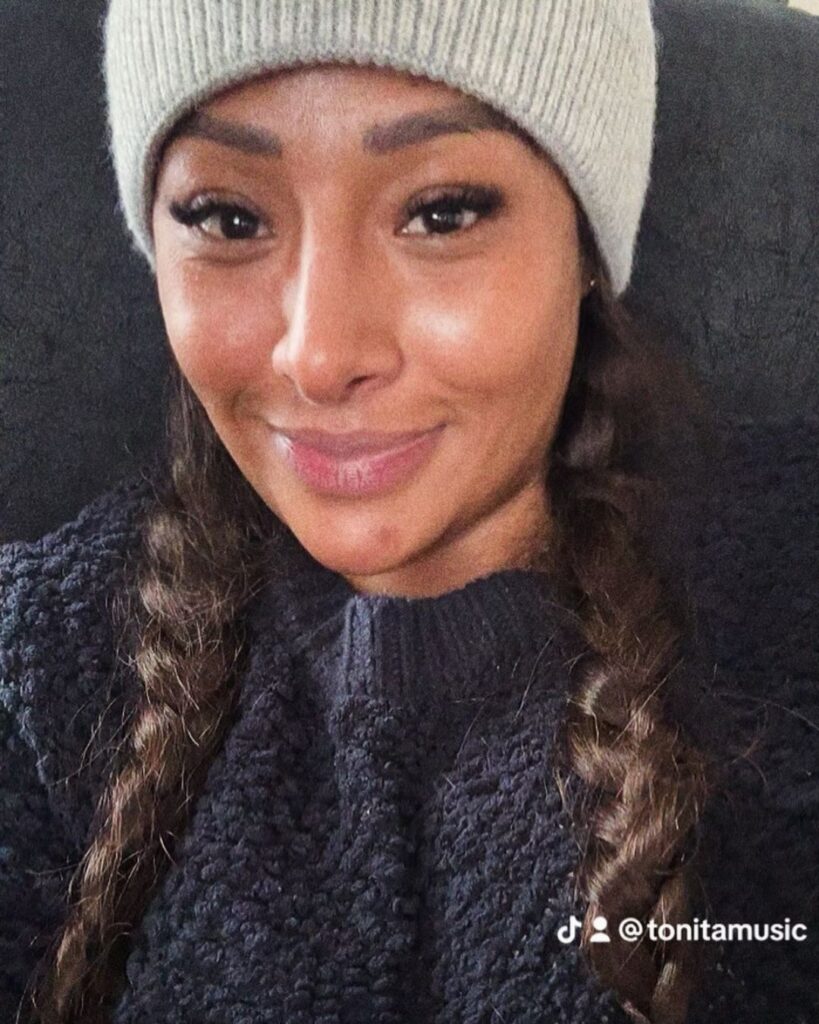 Toñita niega matrimonio bandera de Carlos Rivera y Cynthia Rodríguez