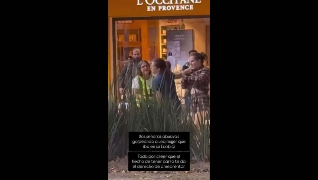 #LadyNaucalpan muerde a ciclista en CDMX